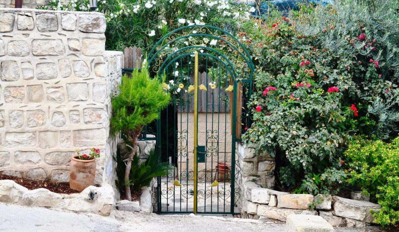 Palacio Domain - Stylish European Luxury Boutique Hotel Safed Ngoại thất bức ảnh
